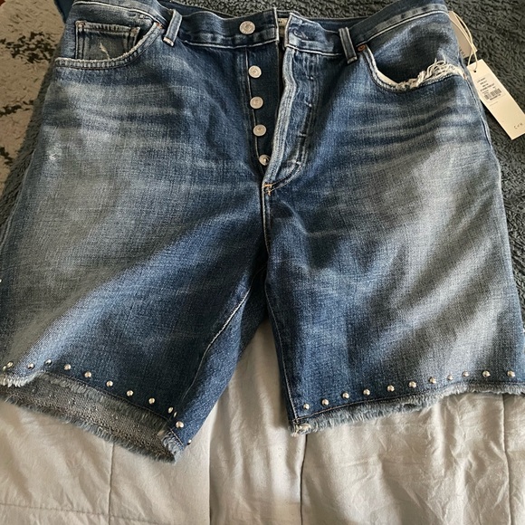 NWT Citizens of Humanity Liya side slit studded fade out raw edge shorts. - Picture 3 of 4